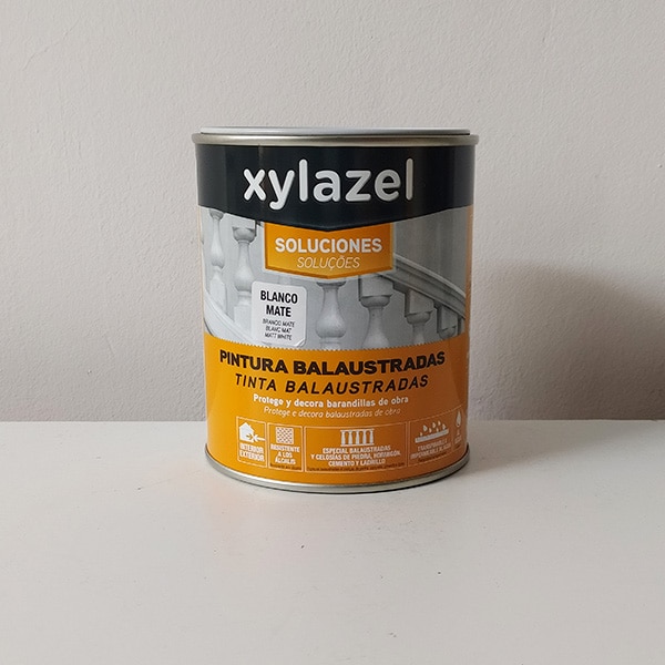 foto de pintura para balaustradas Xylazel 750ml blanco mate